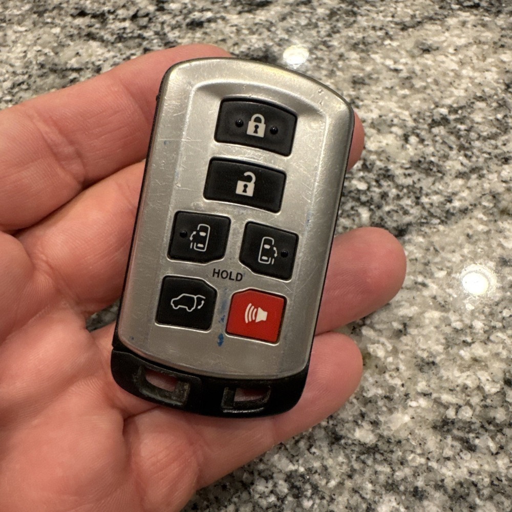 REMOTE SMART KEY FOR TOYOTA Sienna FCC ID: HYQ14ADR 6 Button